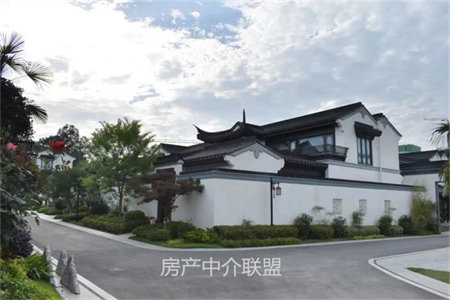 奥林春天3室2厅1卫103.8万118m2出售